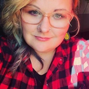 Meet your Posher, Crystal